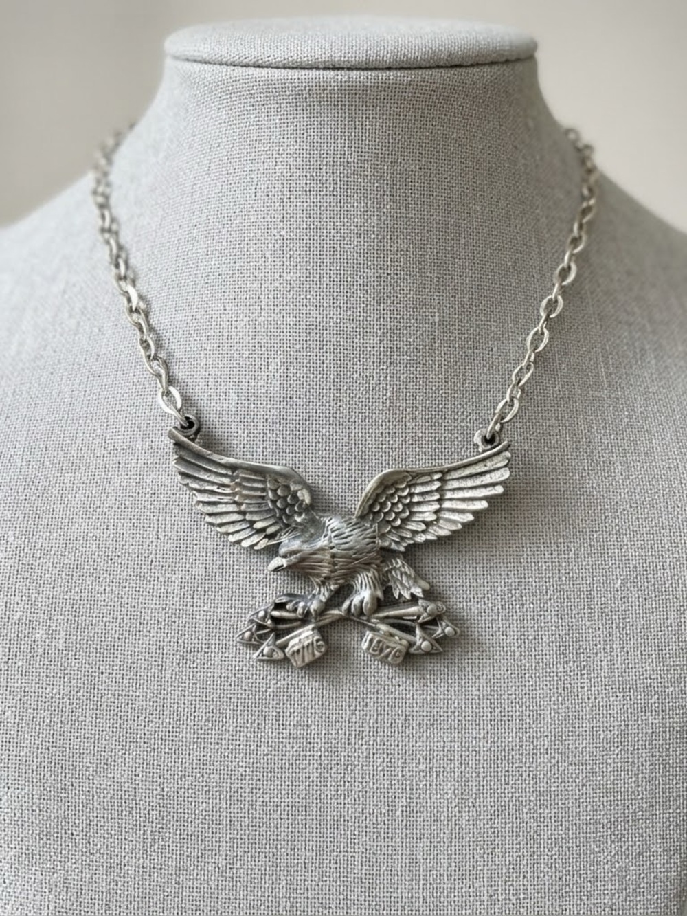 1776-1976 Patriotic American
Eagle Necklace 24